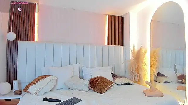 Snapshot of ivy_collins chatting on November 9, 2025, 10:58 pm ivy collins online show from November 9, 2025, 10:58 pm