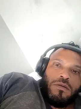 morenorj17 online show from September 28, 2025, 10:11 am