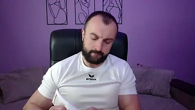 brindlefly6969 online show from April 9, 2026, 11:05 am