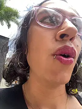 Ari-Hall online show from March 20, 2025, 8:29 pm