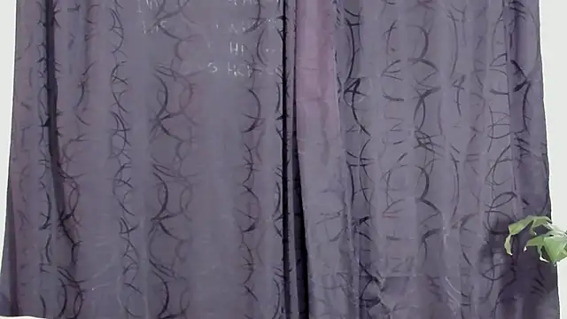 Jessica Herrera  online show from November 30, 2025, 3:57 pm