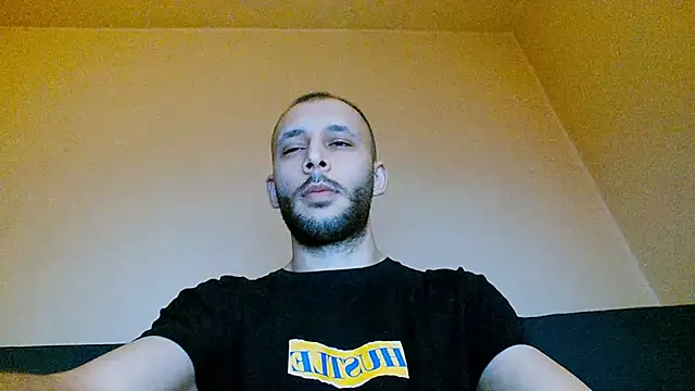 Snapshot of henryaxe chatting on February 14, 2025, 11:09 pm henryaxe online show from February 14, 2025, 11:09 pm