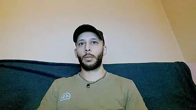 Snapshot of henryaxe chatting on February 25, 2025, 12:14 am henryaxe online show from February 25, 2025, 12:14 am