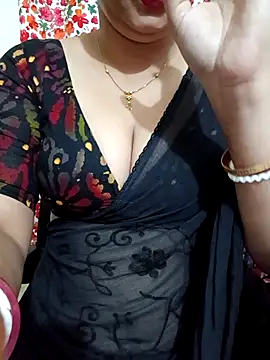 Snapshot of Priya_Boudi chatting on November 13, 2025, 6:45 pm Priya Boudi online show from November 13, 2025, 6:45 pm