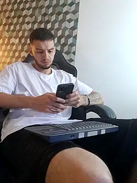 Snapshot of Michael_magno chatting on February 22, 2026, 1:08 am Michael magno online show from February 22, 2026, 1:08 am