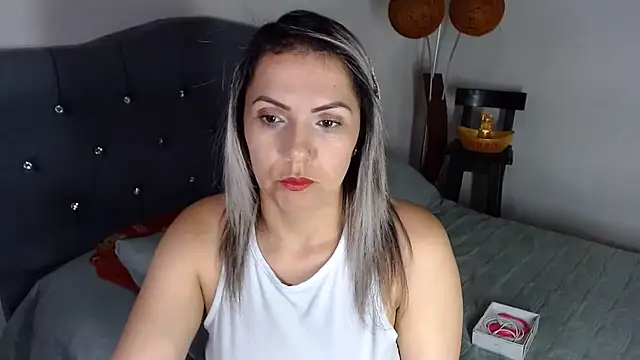 Snapshot of Chantal_hott chatting on May 27, 2026, 8:05 pm Chantal hott online show from May 27, 2026, 8:05 pm