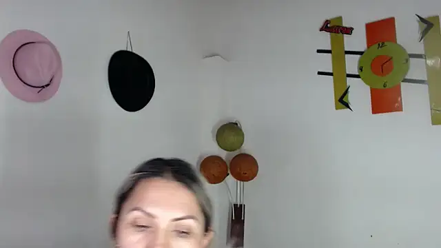 Snapshot of Chantal_hott chatting on April 21, 2026, 1:42 am Chantal hott online show from April 21, 2026, 1:42 am