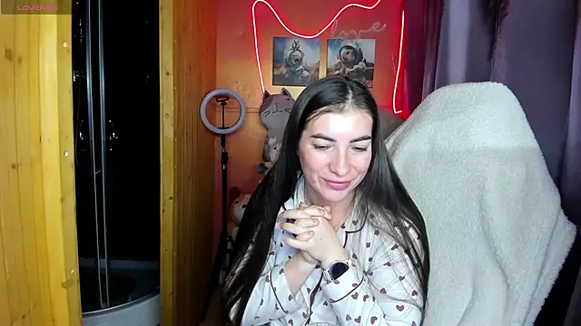 Snapshot of Fiery_Brunette_ chatting on October 2, 2025, 4:16 am Fiery Brunette  online show from October 2, 2025, 4:16 am