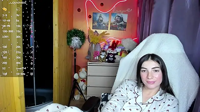 Snapshot of Fiery_Brunette_ chatting on December 21, 2025, 6:42 pm Fiery Brunette online show from December 21, 2025, 6:42 pm