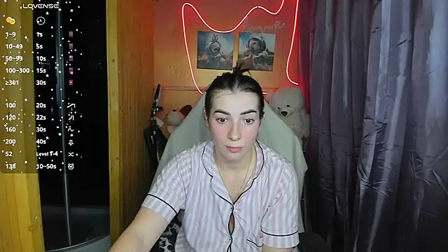 Snapshot of Fiery_Brunette_ chatting on February 28, 2025, 11:25 am Fiery Brunette  online show from February 28, 2025, 11:25 am