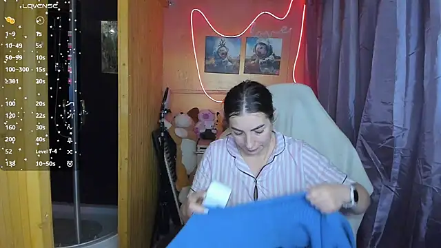 Snapshot of Fiery_Brunette_ chatting on March 2, 2025, 11:19 am Fiery Brunette  online show from March 2, 2025, 11:19 am