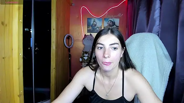 Snapshot of Fiery_Brunette_ chatting on July 17, 2026, 4:43 am Fiery Brunette online show from July 17, 2026, 4:43 am