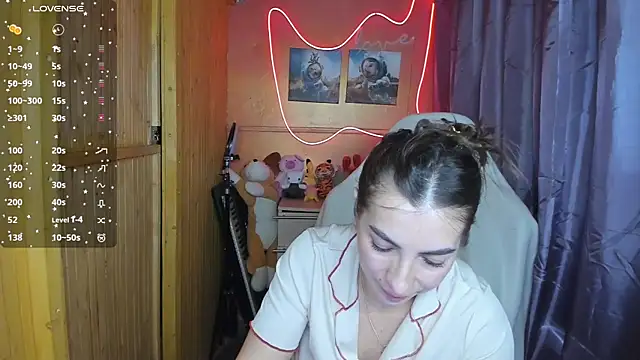 Snapshot of Fiery_Brunette_ chatting on February 25, 2025, 7:31 am Fiery Brunette  online show from February 25, 2025, 7:31 am