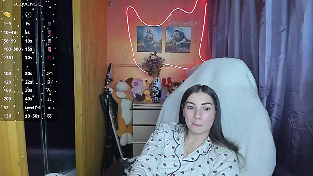 Snapshot of Fiery_Brunette_ chatting on March 12, 2025, 11:32 am Fiery Brunette  online show from March 12, 2025, 11:32 am