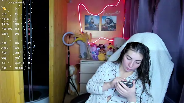 Snapshot of Fiery_Brunette_ chatting on December 2, 2025, 5:42 am Fiery Brunette online show from December 2, 2025, 5:42 am