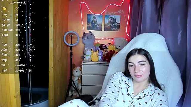 Snapshot of Fiery_Brunette_ chatting on September 21, 2025, 11:15 am Fiery Brunette  online show from September 21, 2025, 11:15 am