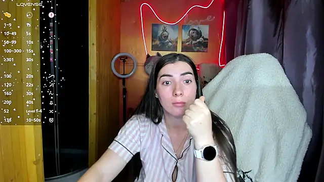 Snapshot of Fiery_Brunette_ chatting on October 6, 2025, 12:17 pm Fiery Brunette  online show from October 6, 2025, 12:17 pm