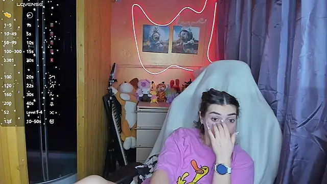 Snapshot of Fiery_Brunette_ chatting on February 24, 2025, 6:47 pm Fiery Brunette  online show from February 24, 2025, 6:47 pm