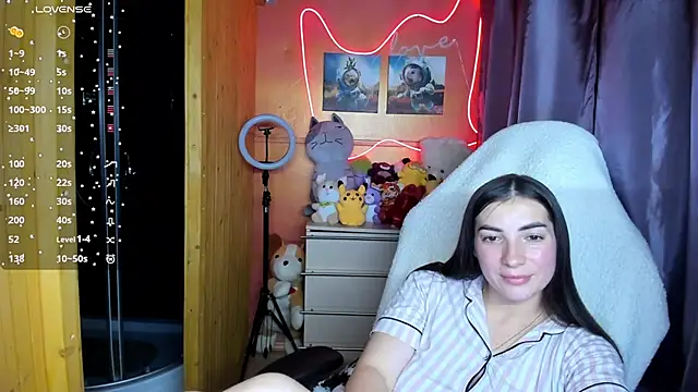 Snapshot of Fiery_Brunette_ chatting on October 3, 2025, 4:19 pm Fiery Brunette  online show from October 3, 2025, 4:19 pm