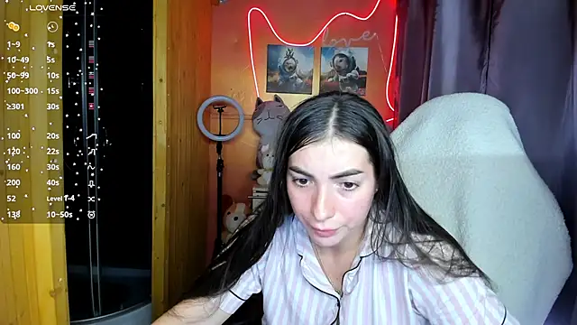 Snapshot of Fiery_Brunette_ chatting on September 16, 2025, 8:04 am Fiery Brunette  online show from September 16, 2025, 8:04 am