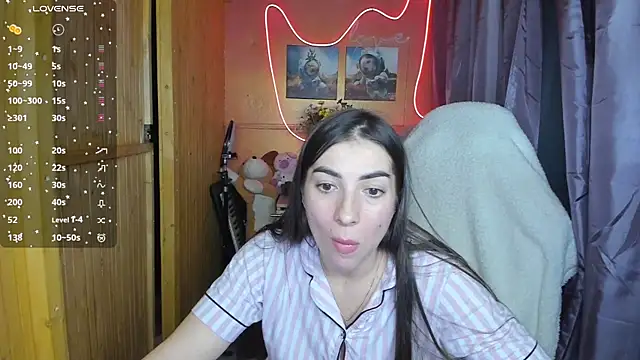 Snapshot of Fiery_Brunette_ chatting on March 9, 2025, 5:00 am Fiery Brunette  online show from March 9, 2025, 5:00 am