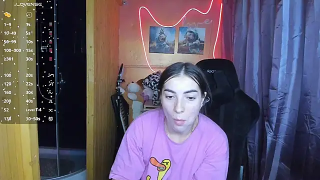 Snapshot of Fiery_Brunette_ chatting on March 6, 2025, 9:25 am Fiery Brunette  online show from March 6, 2025, 9:25 am