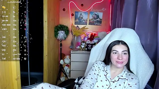 Snapshot of Fiery_Brunette_ chatting on December 22, 2025, 1:55 pm Fiery Brunette online show from December 22, 2025, 1:55 pm