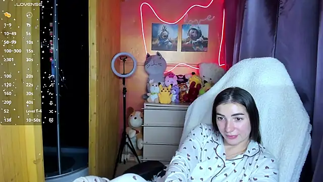 Snapshot of Fiery_Brunette_ chatting on October 8, 2025, 5:46 pm Fiery Brunette  online show from October 8, 2025, 5:46 pm