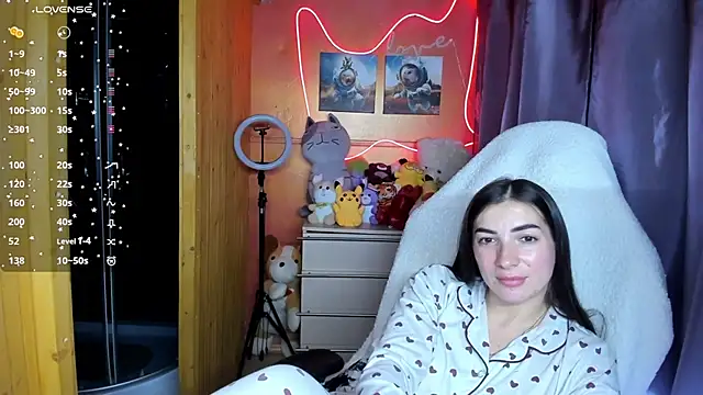 Snapshot of Fiery_Brunette_ chatting on September 30, 2025, 7:14 am Fiery Brunette  online show from September 30, 2025, 7:14 am