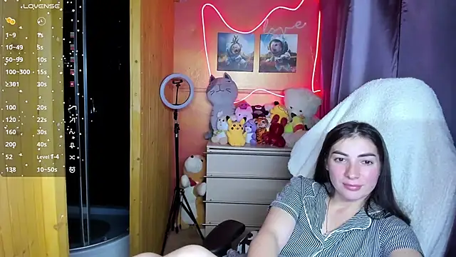 Snapshot of Fiery_Brunette_ chatting on October 13, 2025, 5:42 am Fiery Brunette  online show from October 13, 2025, 5:42 am