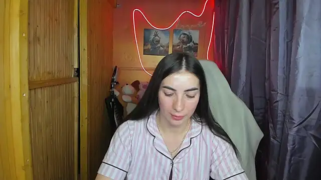 Snapshot of Fiery_Brunette_ chatting on February 19, 2025, 6:43 pm Fiery Brunette  online show from February 19, 2025, 6:43 pm