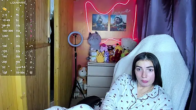 Snapshot of Fiery_Brunette_ chatting on October 8, 2025, 5:42 am Fiery Brunette  online show from October 8, 2025, 5:42 am