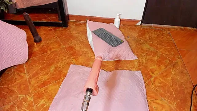 Snapshot of Tammy__vega_ chatting on March 10, 2025, 6:27 am Tammy vega online show from March 10, 2025, 6:27 am