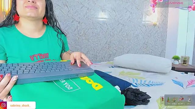 sabrina shark  online show from December 5, 2025, 2:43 am