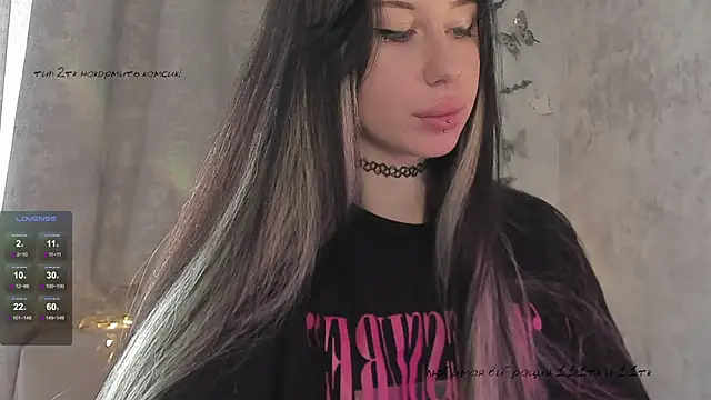 Snapshot of elena_addiction chatting on October 31, 2025, 6:32 am elena addiction online show from October 31, 2025, 6:32 am