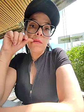  amanda seyfried19 online show from April 1, 2026, 6:49 pm