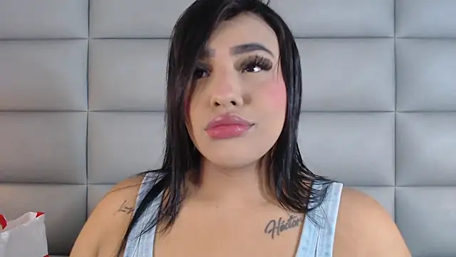 Snapshot of emily_brontee_ chatting on February 11, 2025, 12:36 pm emily brontee online show from February 11, 2025, 12:36 pm
