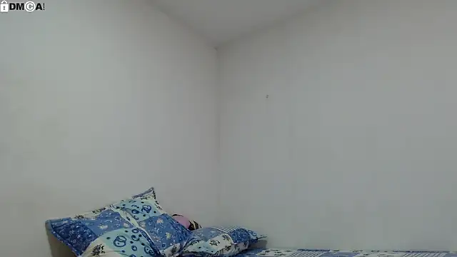 Snapshot of AlinaWoolf_ chatting on September 10, 2025, 8:30 pm AlinaWoolf  online show from September 10, 2025, 8:30 pm