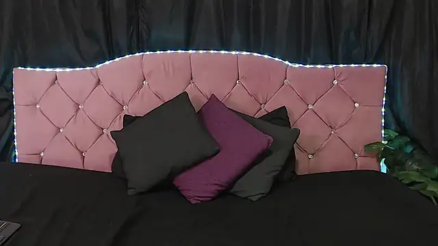 Snapshot of Cataleya_divine chatting on February 13, 2026, 12:27 pm Cataleya divine online show from February 13, 2026, 12:27 pm