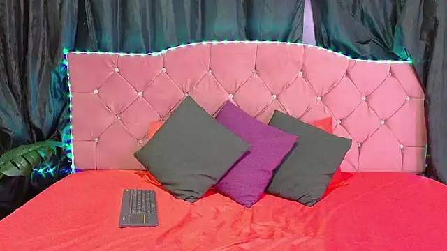 Snapshot of Cataleya_divine chatting on February 19, 2026, 12:13 pm Cataleya divine online show from February 19, 2026, 12:13 pm