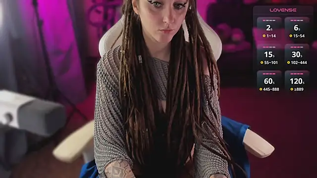 Snapshot of CutieMaevee chatting on October 18, 2025, 10:06 am CutieMaevee online show from October 18, 2025, 10:06 am