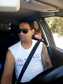 hecwil8 online show from December 19, 2025, 12:07 pm