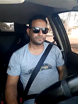 Snapshot of hecwil8 chatting on November 18, 2025, 11:57 am hecwil8 online show from November 18, 2025, 11:57 am