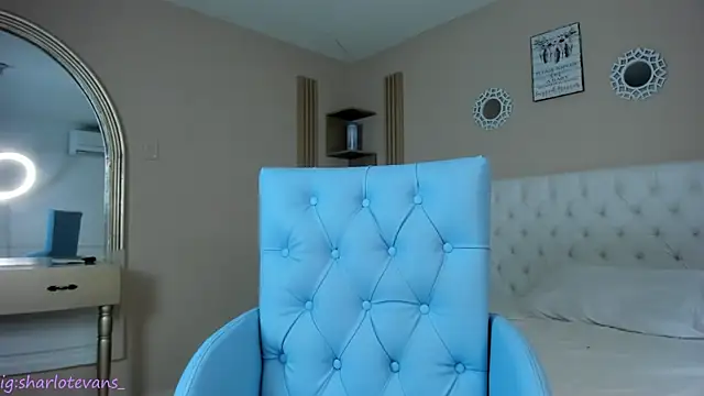 Snapshot of sharlot_evans_ chatting on June 18, 2026, 12:32 pm sharlot evans online show from June 18, 2026, 12:32 pm