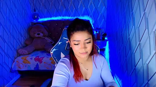 NicolleTaylor online show from December 1, 2025, 4:13 am