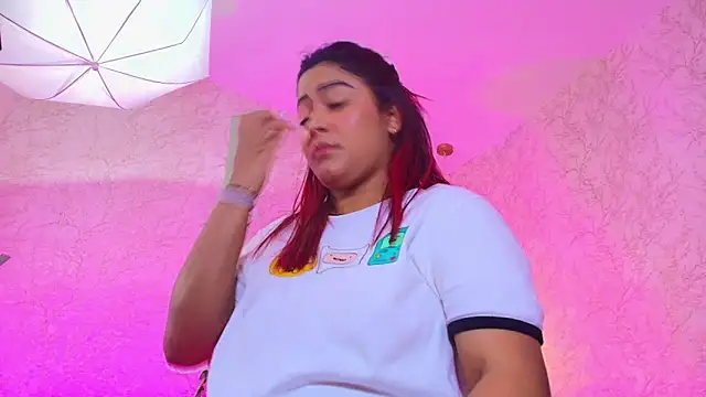 Snapshot of NicolleTaylor chatting on February 28, 2026, 5:18 am NicolleTaylor online show from February 28, 2026, 5:18 am