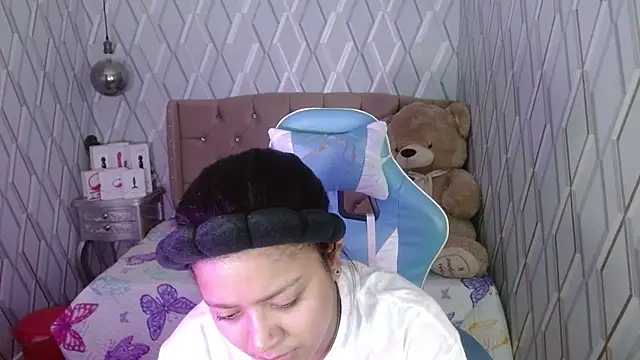 Snapshot of NicolleTaylor chatting on February 25, 2025, 3:20 am NicolleTaylor online show from February 25, 2025, 3:20 am