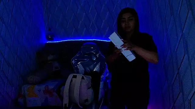 NicolleTaylor online show from November 6, 2025, 2:15 am