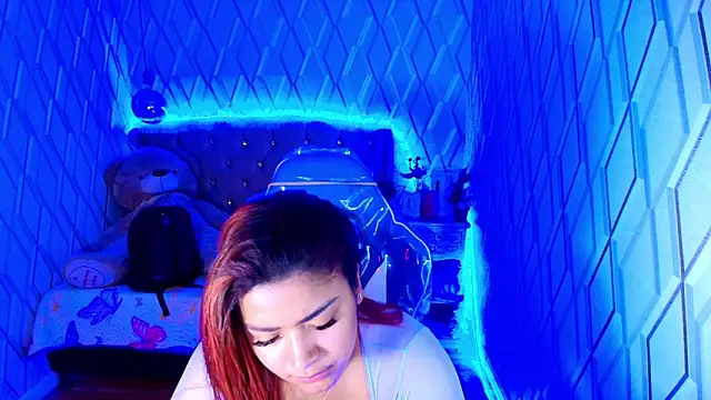 NicolleTaylor online show from November 21, 2025, 4:11 am