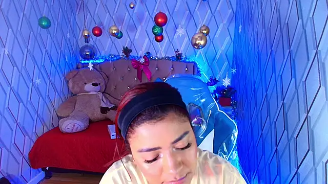 NicolleTaylor online show from December 14, 2025, 3:57 am